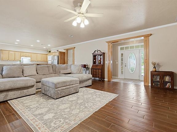 3rd image of 1603 Windmill Ridge Dr