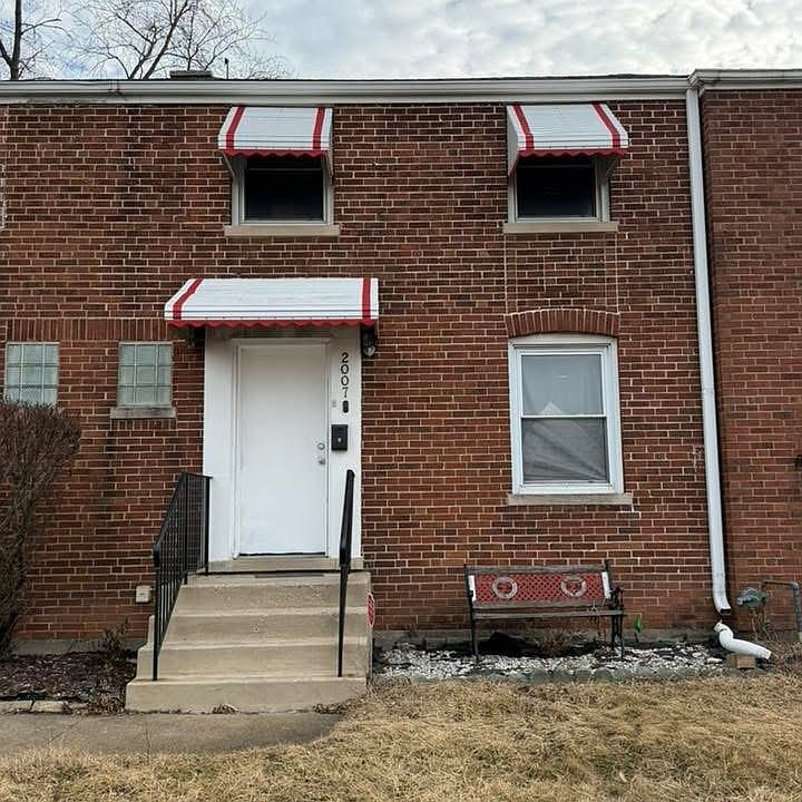 1st image of 2007 S 25th Ave