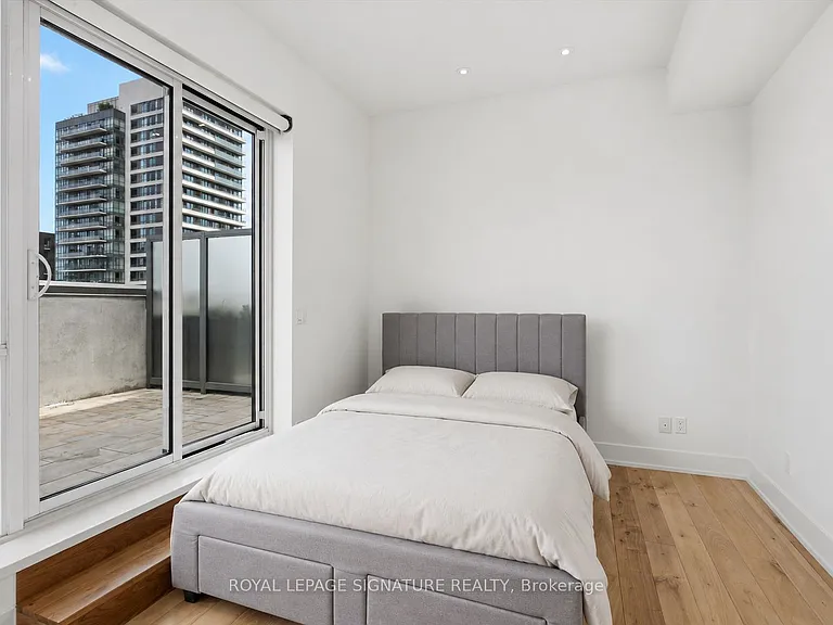 1205 Queen St W #Penthouse 704 — Photo 27