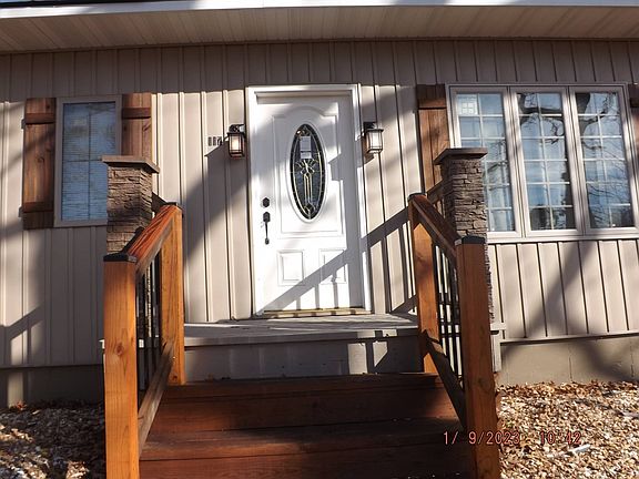 2nd image of 117 Robin Hill Dr