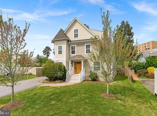 6932 Alpine Dr, Annandale, VA 22003