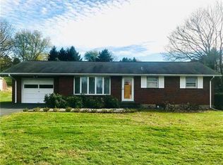 5824 Old Carriage Rd, Bath, PA 18014