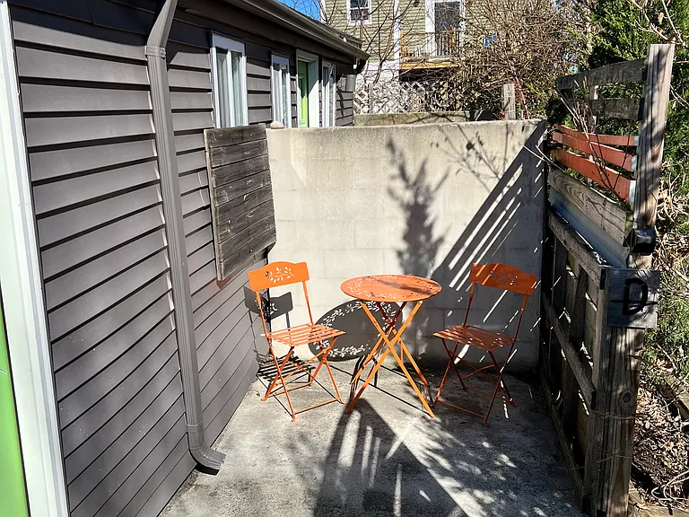 38 Center St #B — Photo 5