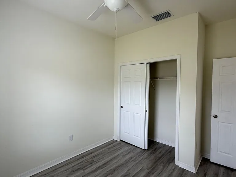 1060 San Cristobal Ave — Photo 21