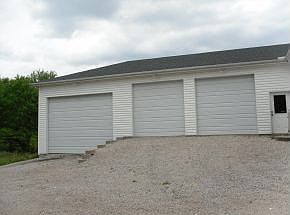 2nd image of 4476 Schmidt Rd