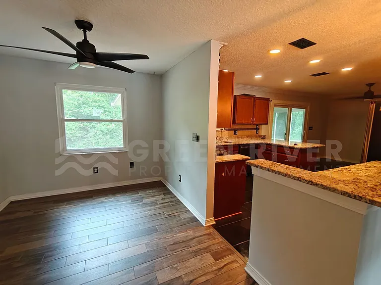 1549 Sonoma Ct — Photo 12
