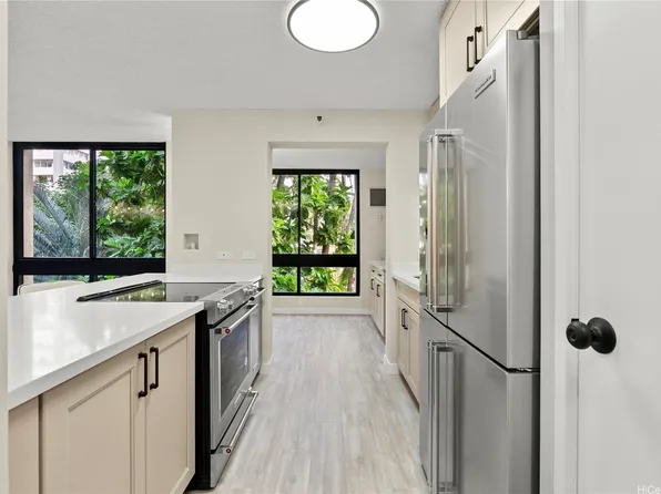 300 Wai Nani Way #I202, Honolulu, HI 96815