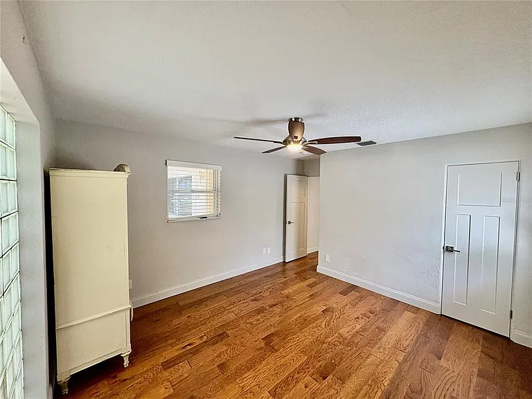 438 Lakeview Ave — Photo 14