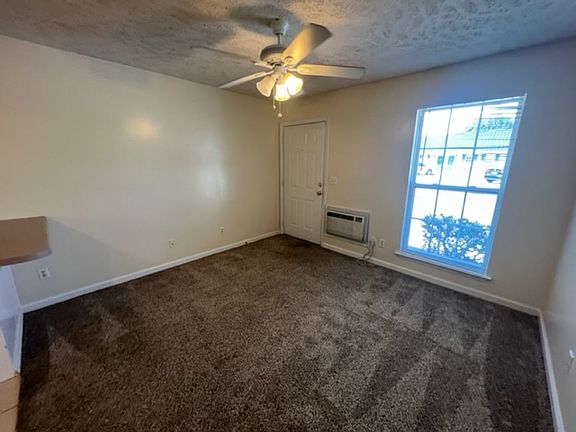 3rd image of 2124 Doctor Martin Luther King Jr Blvd APT C20