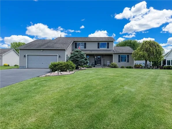 14 Brae Ridge Rd, Auburn, NY 13021
