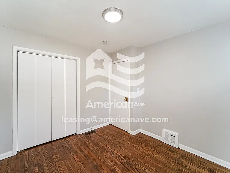 1323338_009_wm_-_bedroom_13132715.jpg