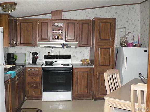 2nd image of 728 Rex Dr