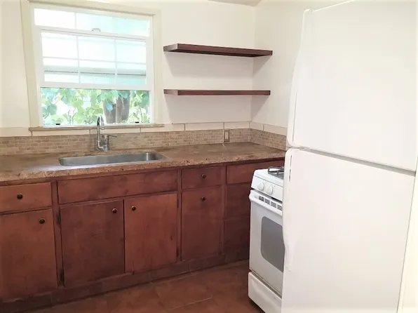 718 E Victoria St #3, Santa Barbara, CA 93103