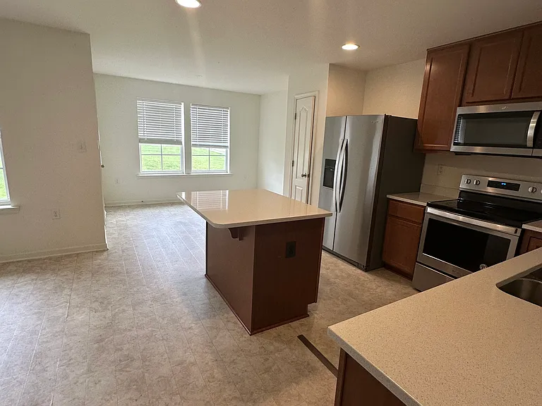 115 Cecily Way — Photo 46