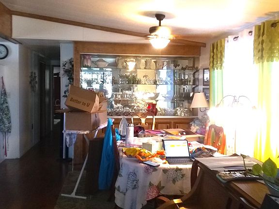 Dining room (crowded as tenant is packing)