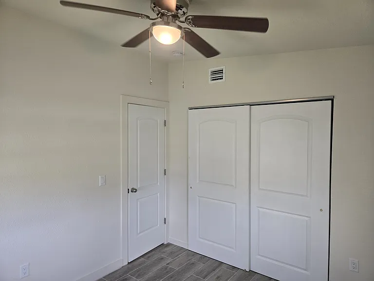 21431 Holdern Ave — Photo 10