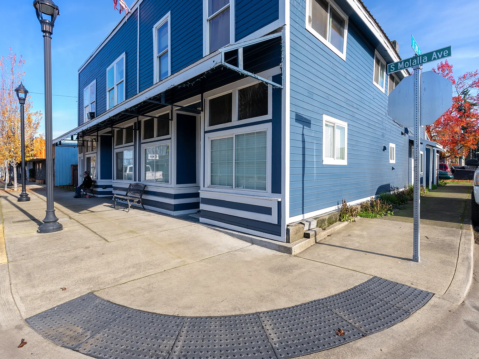 Room-by-Room Rentals Available in Downtown Molalla. — Photo 3