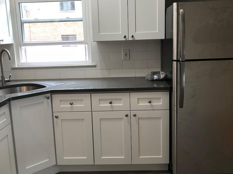 1st image of 14911 Roosevelt Ave