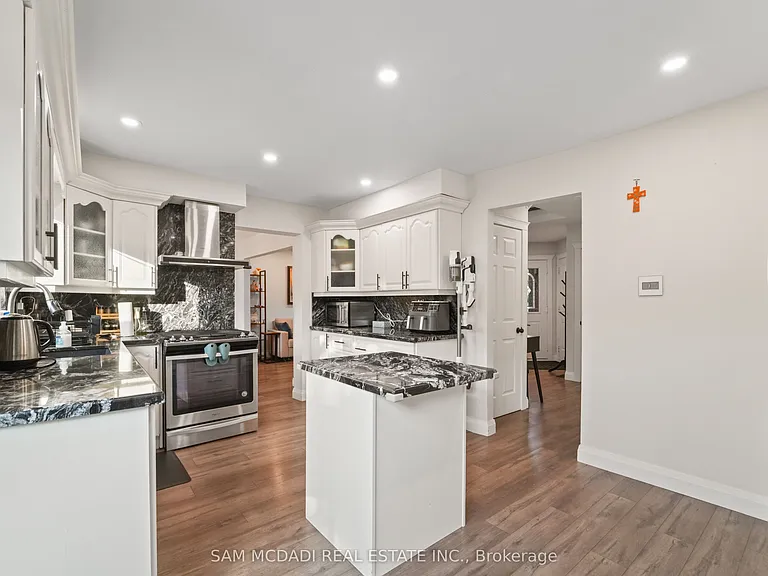 6251 Saltmarsh Ct — Photo 17