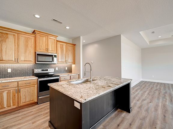 4th image of 1218 N Shore Dr