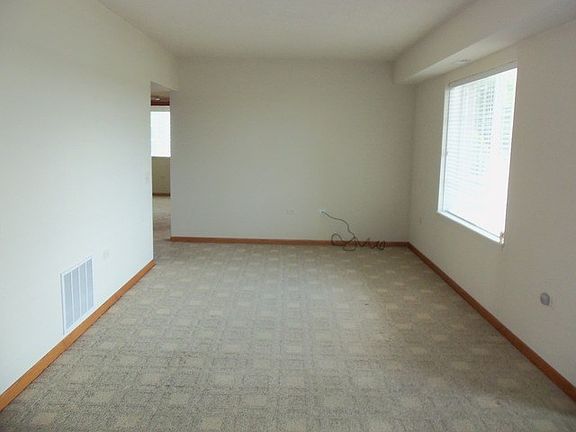 4th image of 1400 Newman Ln #1