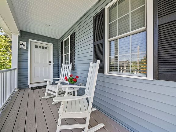 3rd image of 14 Glenwood Ave #B