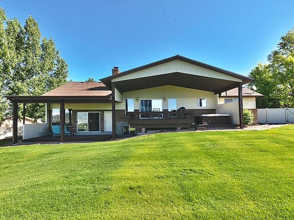 3rd image of 1140 N Cottonwood Cir