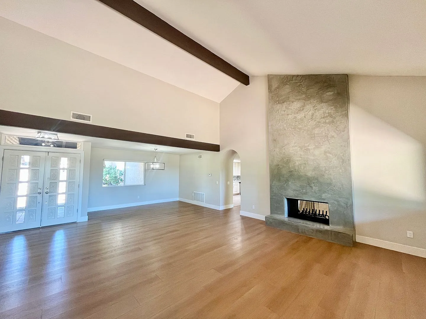 4BR 3BA House in Poway - Large Yard, AC, Washer/Dryer, 2 Car Garage, Pet Friendly — Photo 3