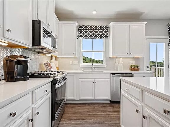 Kitchen with large size island