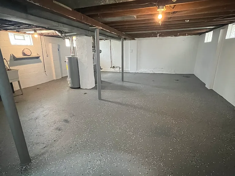 7560 Prospect Ave — Photo 9