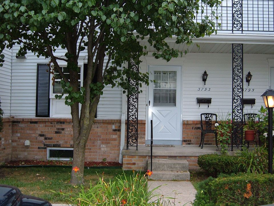 Entrance/Front
