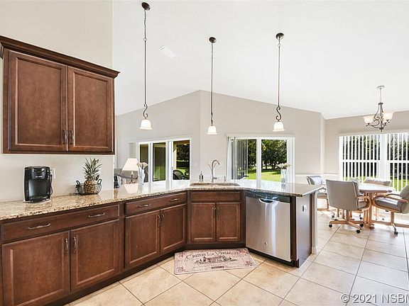 2nd image of 533 Campana St