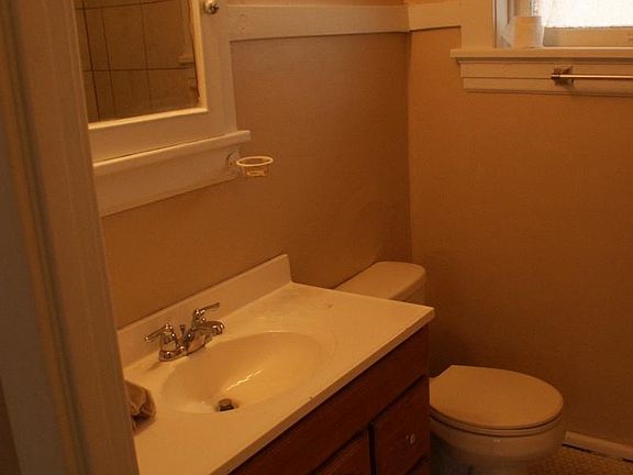 5th image of 5847 S Kingshighway Boulevard # Second Floor