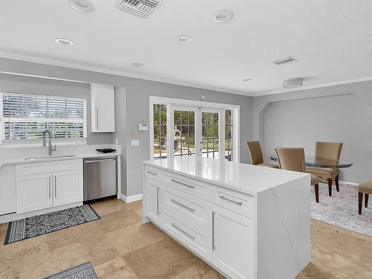 16627 Deer Path Ln — Photo 7