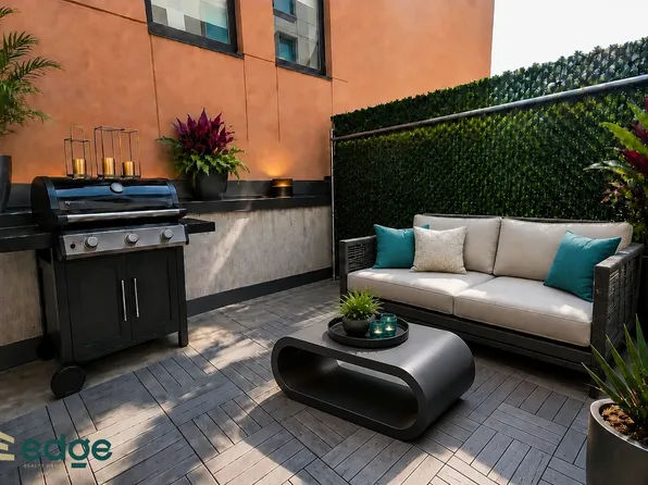 169 Graham Avenue image 1 of 13