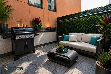 169 Graham Avenue, #307