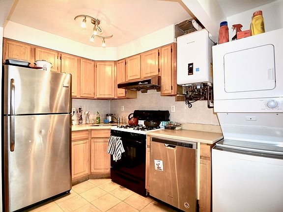 4th image of 461 W 147th St #4