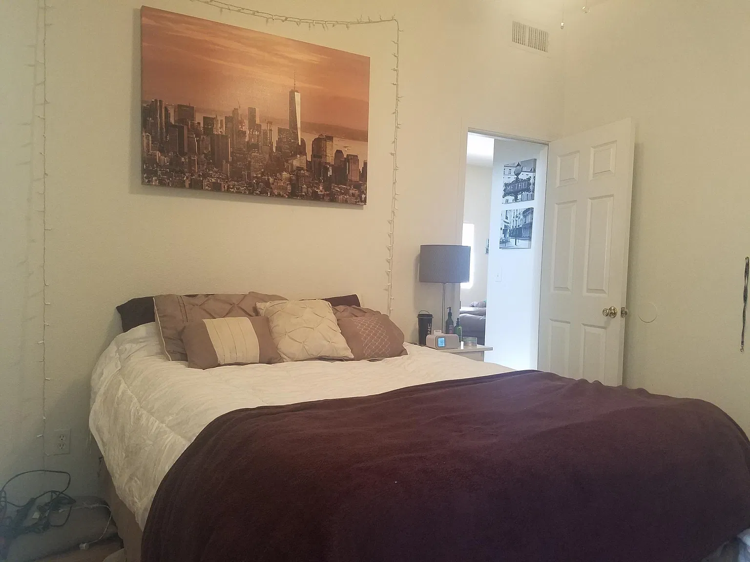 5 bed, 1847 sqft, $4,100 — Photo 3