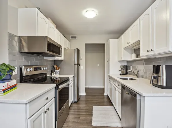 54 Heritage Village #D, Southbury, CT 06488