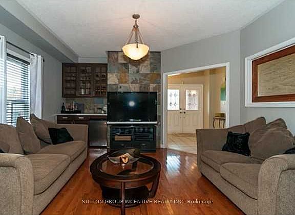 2nd image of 4 Bluewater Trl