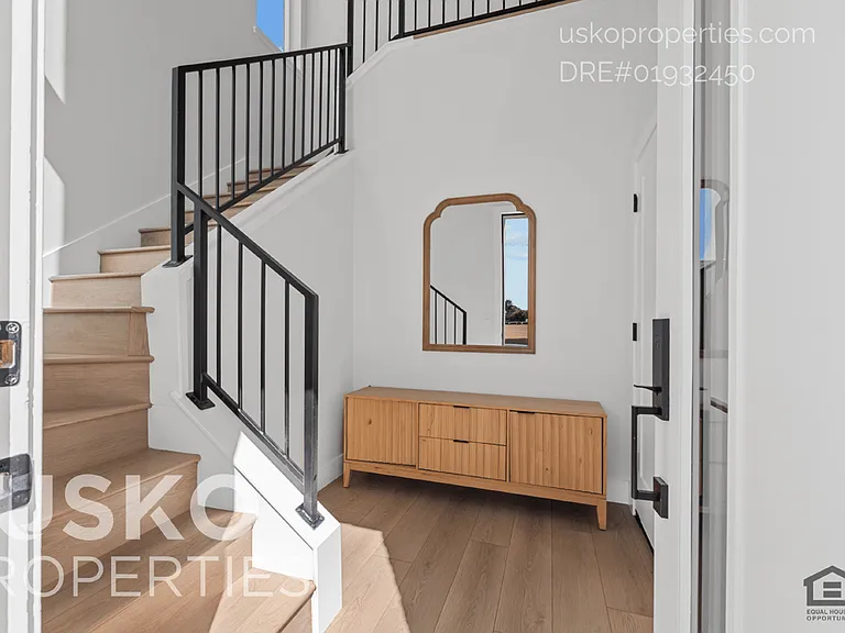 4825 Chippendale Dr — Photo 2