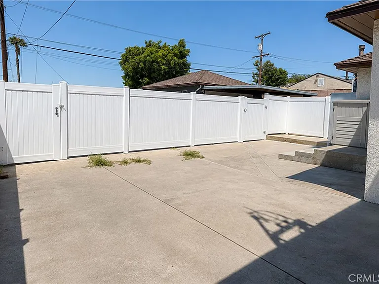 2431 N Lamer St — Photo 14