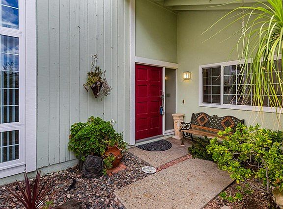 5th image of 32108 Beachview Ln