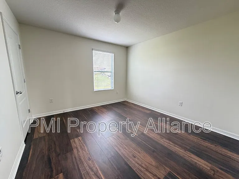 131 Bella Dr — Photo 16