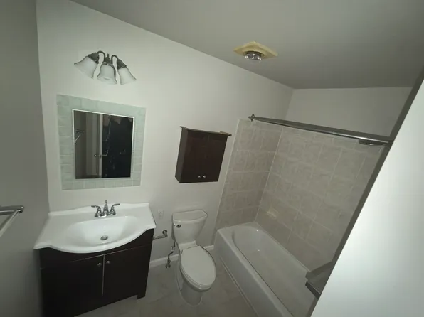 7908 Pearlbush Dr APT 301, Gaithersburg, MD 20879