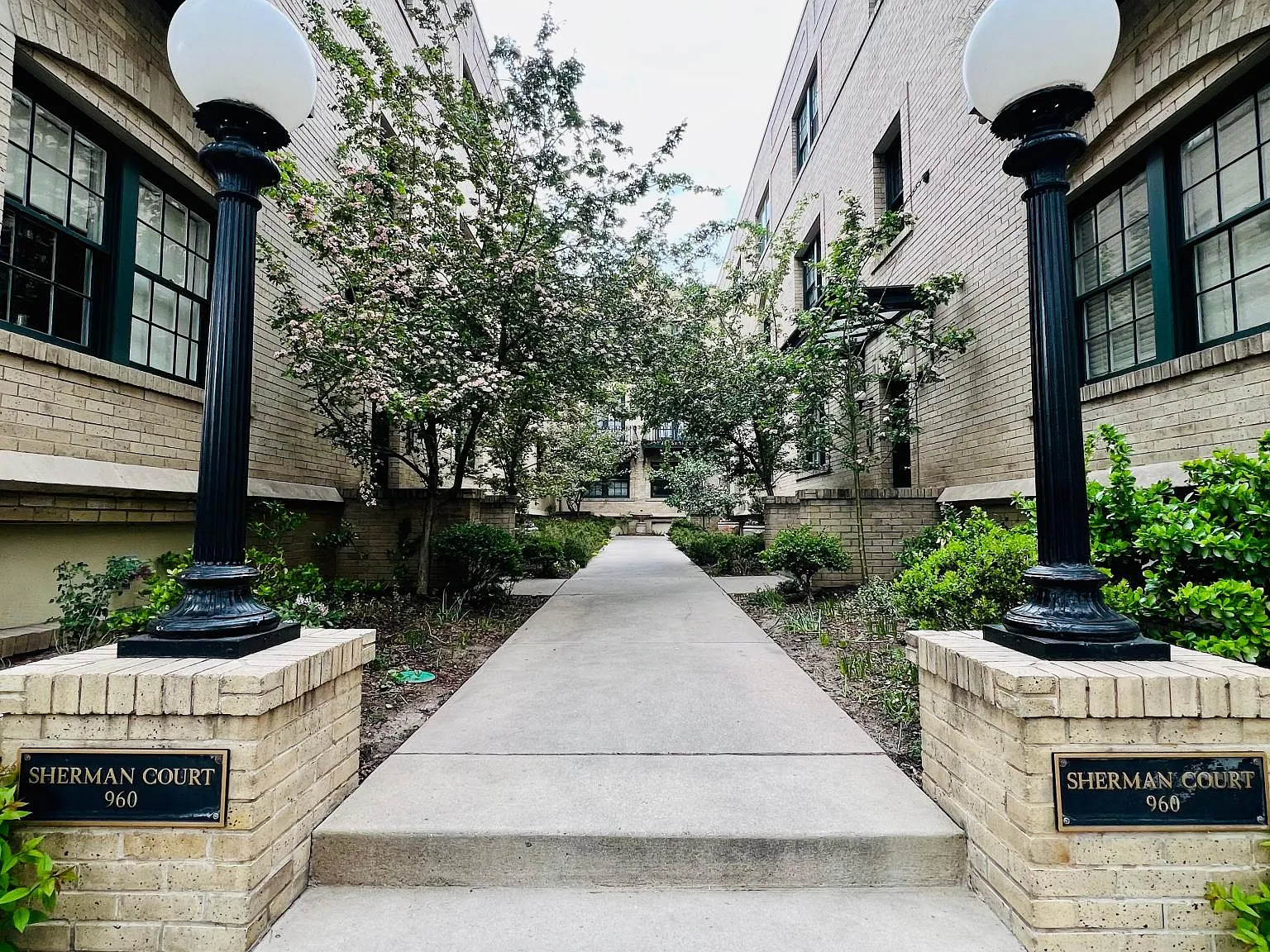 1 bed, 781 sqft, $2,495 — Photo 2