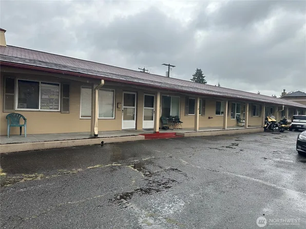 311 2nd Street NE, Puyallup, WA 98372
