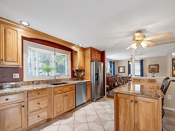 4th image of 9 Brackenwood Dr