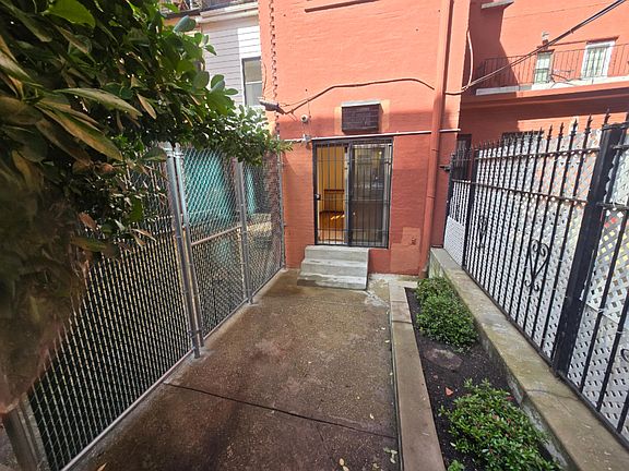 4th image of 304 W 76th St #1C