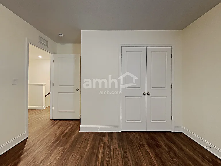 144 Twin River Dr — Photo 29